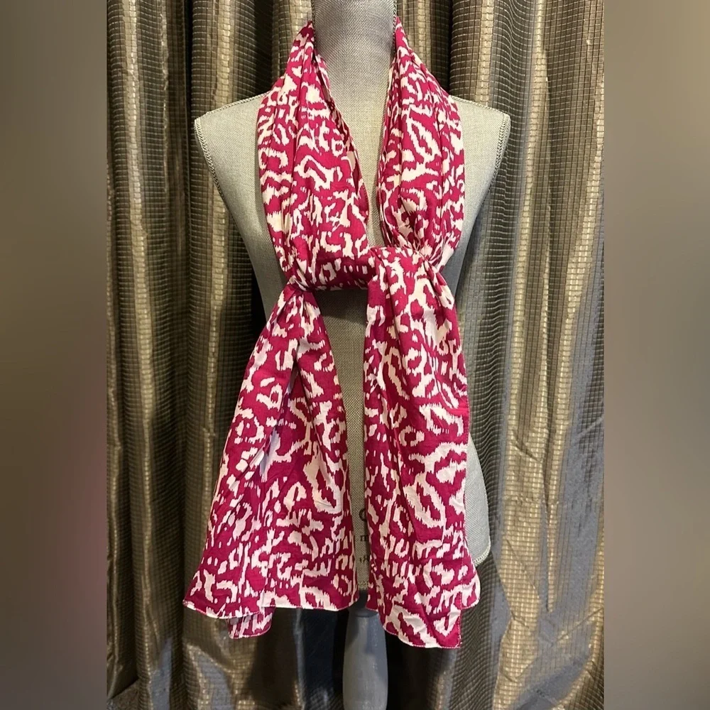 DVF Diane Von Furstenberg Hot Pink White Batik Print Scarf Shawl Sarong R $258